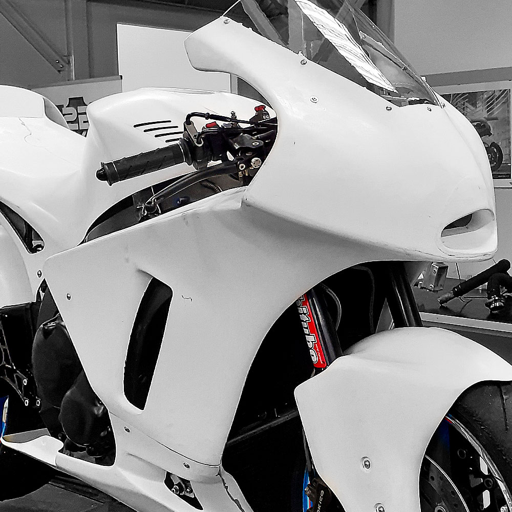 2b_garage_padova_kit_moto2_vetroresina-h1-slider-3